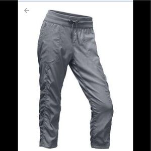 EUC Northface hiking Capris size XL.